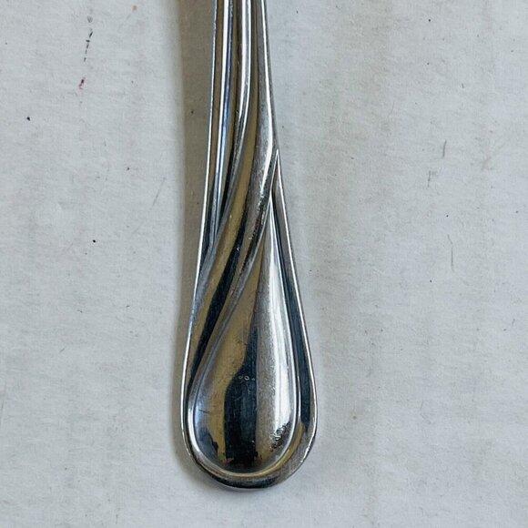 Pfaltzgraff Gleenbrook Stainless Flatware Sugar Spoon Scallop Stainless - Picture 3 of 6